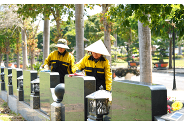 DỊCH VỤ CHĂM SÓC MỘ PHẦN CHUYÊN NGHIỆP TẠI HOA VIÊN BÌNH AN