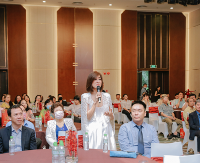 Thanhnien.vn – MC Nguyễn Cao Kỳ Duyên góp mặt tại sự kiện tri ân khách hàng