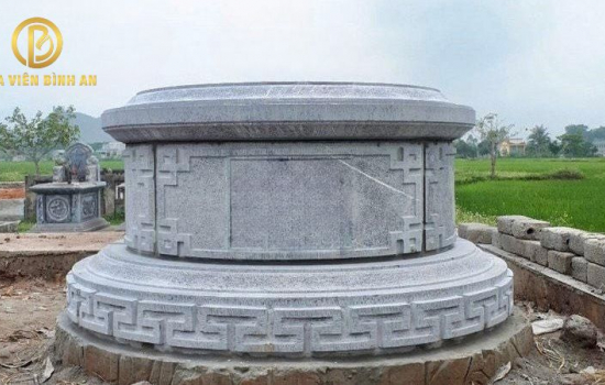 Cấu tạo chi tiết về mộ đá tròn và hoa văn phổ biến trên mộ
